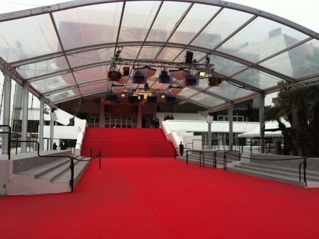 Le tapis rouge cannois vide