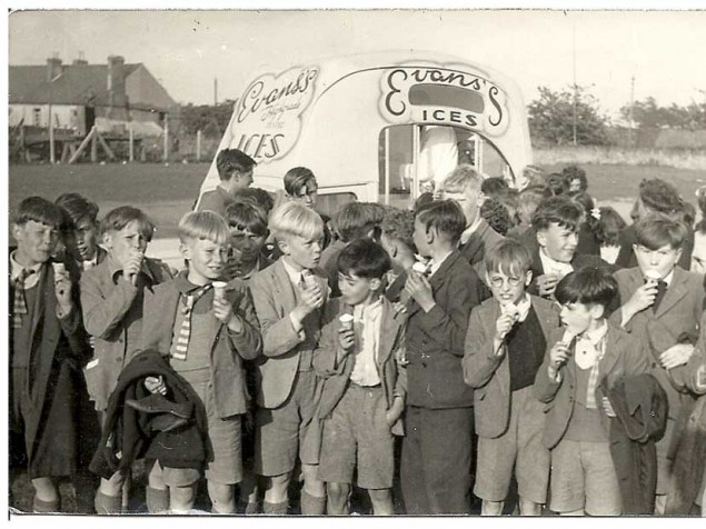 nous qu'on mange des glaces avec les potos 