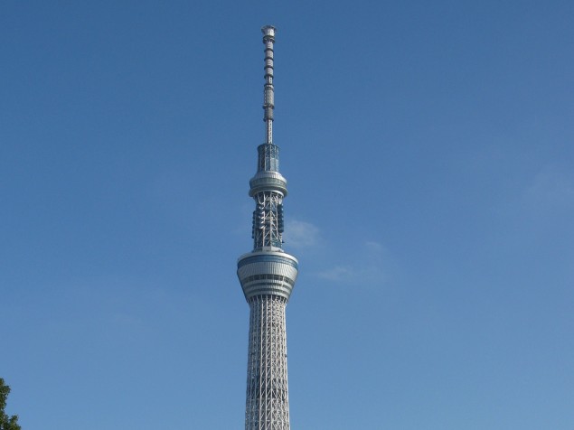 La Tokyo Sky Tree a parfaitement résisté au séisme de 2011 au Japon de magnitude 9, démontrant l'efficacité des constructions parasismiques Japonaises.