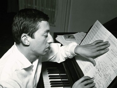 Gainsbourg au piano