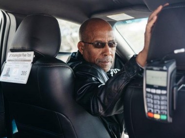 Hailu Mergia, vétéran du jazz Ethiopien et chauffeur de taxi à Washington DC...