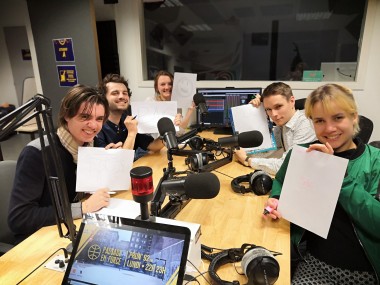 On repasse le bac ! (équipe du Mardi) : Fabien L., Brieux, Yelena, Fabien C. et Lucie.